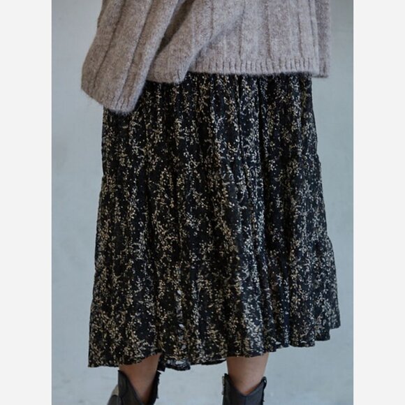 Boho Floral and Lace Midi Skirt With Soft Sparkle - Picture 4 of 8